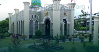 Membangun Masjid di Sisi Kuburan, Betulkah Hukumnya Haram?